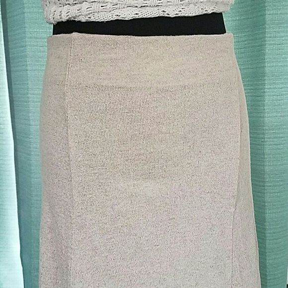 CAROLE LITTLE • Vtg Elegant Beige Maxi Skirt - Picture 4 of 4